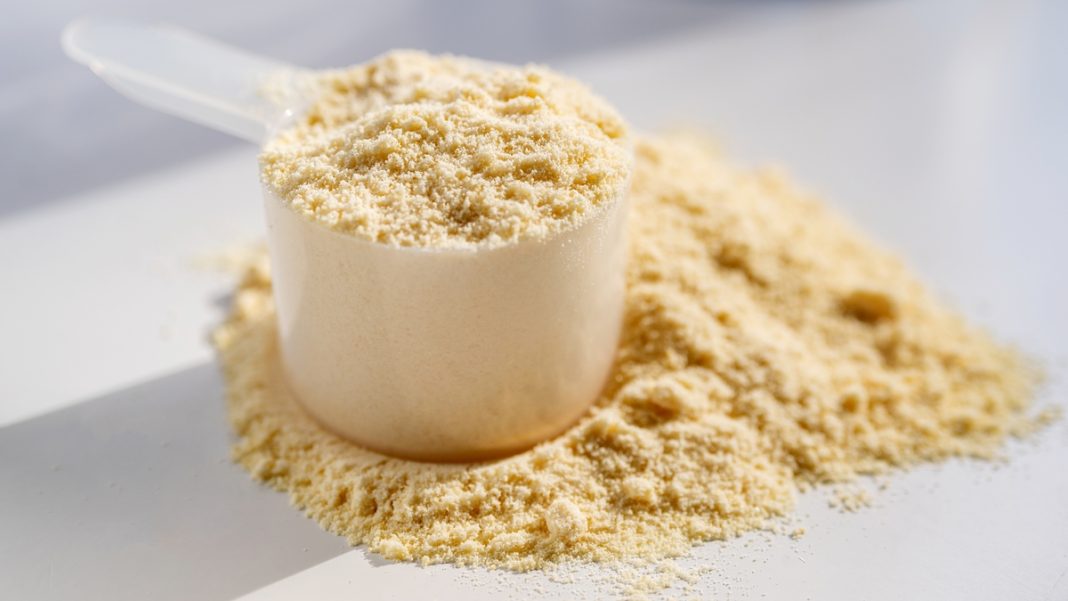 whey-protein-e-creatina-para-criancas:-pediatras-alertam-sobre-o-uso