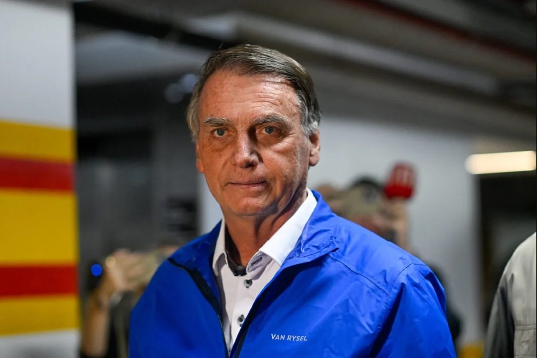 bolsonaro-volta-a-apresentar-solucos-intensos-e-alteracao-na-pressao