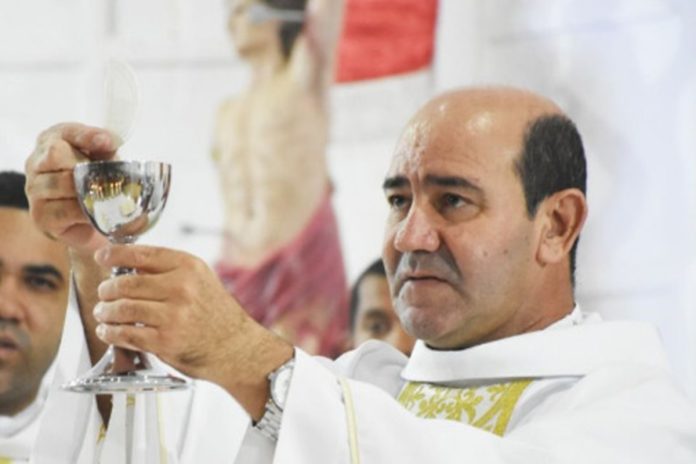 saiba-quem-era-o-padre-que-morreu-apos-parada-cardiaca-no-dia-das-maes