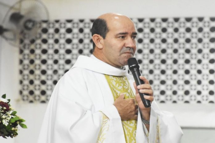 padre-tem-parada-cardiaca-e-morre-no-df-apos-celebrar-missa-de-domingo