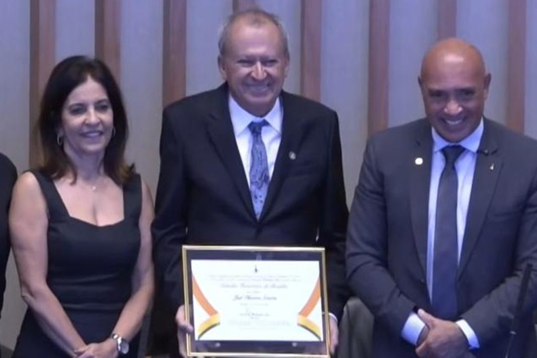 presidente-do-tjdft-recebe-titulo-de-cidadao-honorario-na-cldf