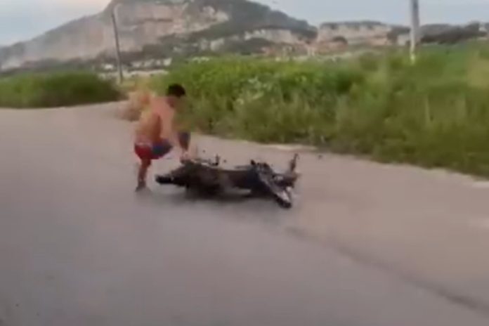 ce:-jovem-de-16-anos-morre-apos-acidente-ao-dar-“grau”-de-moto.-veja-video