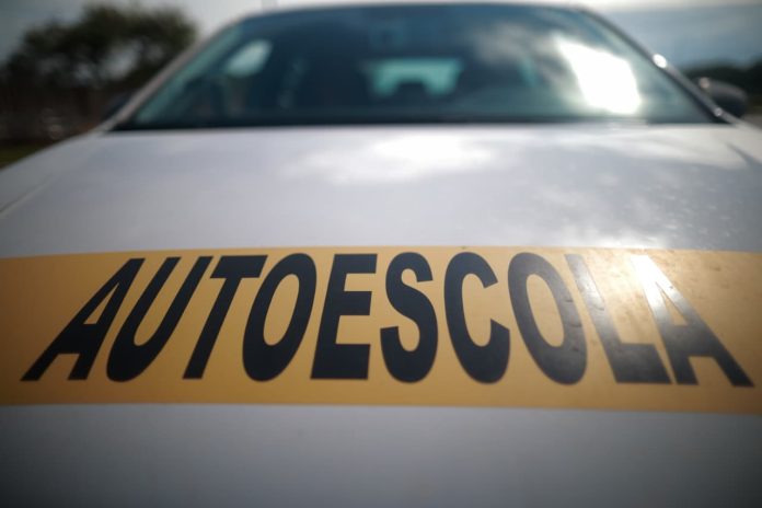 nova-cnh:-brasil-bate-recorde-com-4,8-milhoes-de-pedidos-de-1a-habilitacao