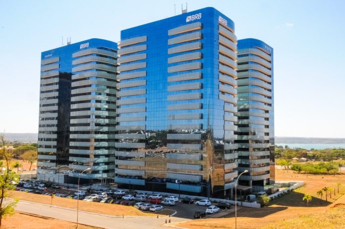 celina-leao-sanciona-lei-que-retira-serrinha-e-area-da-saude-do-plano-de-capitalizacao-do-brb