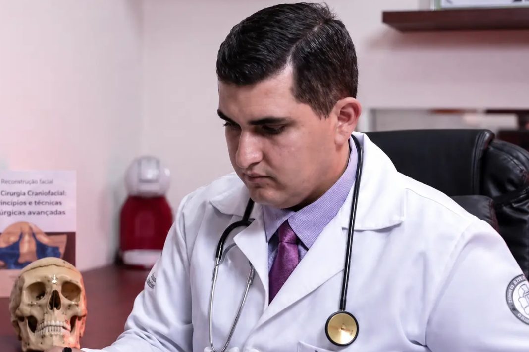dentista-e-preso-suspeito-de-crimes-sexuais-contra-adolescentes