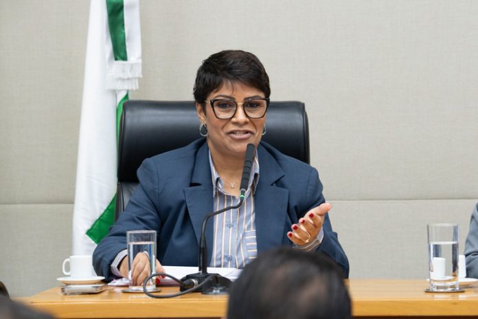 eliane-souza-de-abreu-recebe-aval-da-comissao-de-saude-para-chefiar-o-iges-df eliane-souza-de-abreu-recebe-aval-da-comissao-de-saude-para-chefiar-o-iges-df