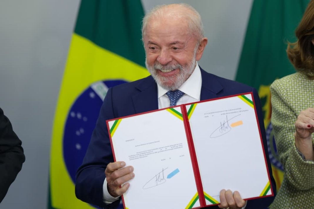 pt-comemora-e-pode-explorar-fim-da-“taxa-das-blusinhas”-em-propagandas
