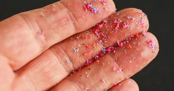 microplasticos-presentes-no-ar-podem-estar-agravando-o-aquecimento-global.-entenda-como