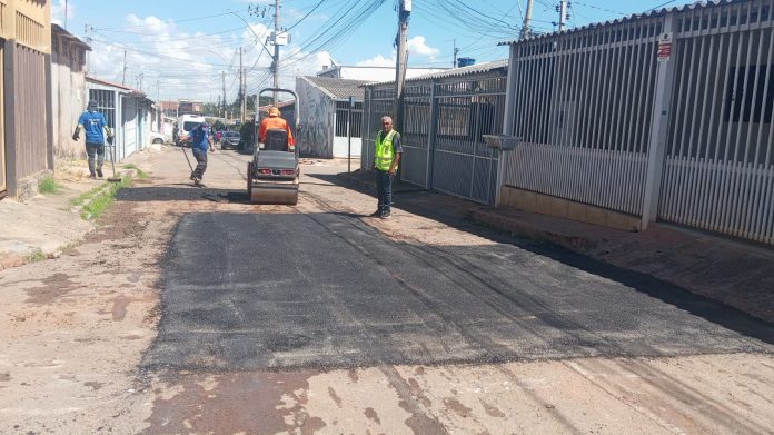 ceilandia-recebe-12-toneladas-de-massa-asfaltica-e-amplia-frentes-de-servicos ceilandia-recebe-12-toneladas-de-massa-asfaltica-e-amplia-frentes-de-servicos