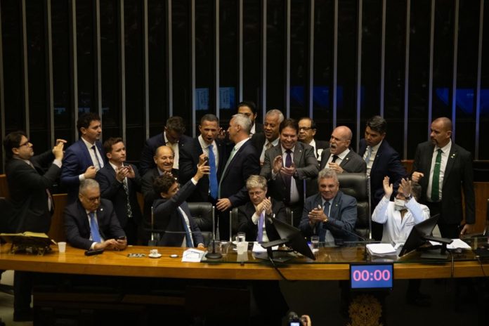 apos-reacao-de-flavio,-oposicao-endossa-pedido-por-cpi-do-master apos-reacao-de-flavio,-oposicao-endossa-pedido-por-cpi-do-master