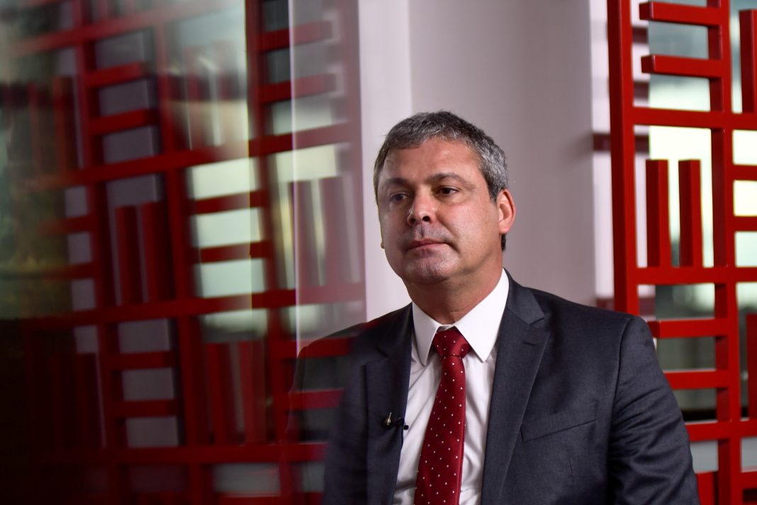 lindbergh:-dinheiro-de-vorcaro-pode-ter-financiado-“traicao”-de-eduardo-bolsonaro-nos-eua