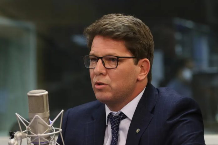 “ate-cafezinho-tem-nota”,-diz-mario-frias-sobre-filme-de-bolsonaro-que-recebeu-r$-61-milhoes-de-vorcaro “ate-cafezinho-tem-nota”,-diz-mario-frias-sobre-filme-de-bolsonaro-que-recebeu-r$-61-milhoes-de-vorcaro