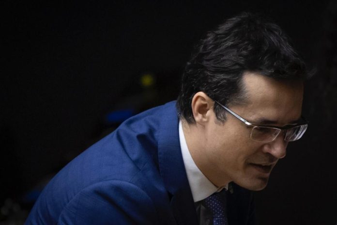 deltan-diz-que-nao-ha-crime-em-audio-de-flavio-bolsonaro-para-vorcaro deltan-diz-que-nao-ha-crime-em-audio-de-flavio-bolsonaro-para-vorcaro