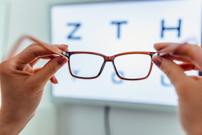 tem-vista-cansada?-saiba-o-que-acontece-com-a-visao-apos-os-40-anos tem-vista-cansada?-saiba-o-que-acontece-com-a-visao-apos-os-40-anos