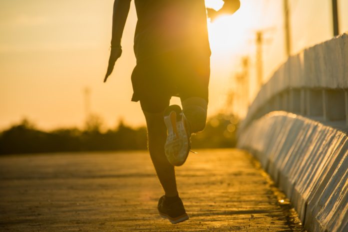 medico-do-esporte-explica-que-correr-nao-envelhece-a-aparencia-da-pele