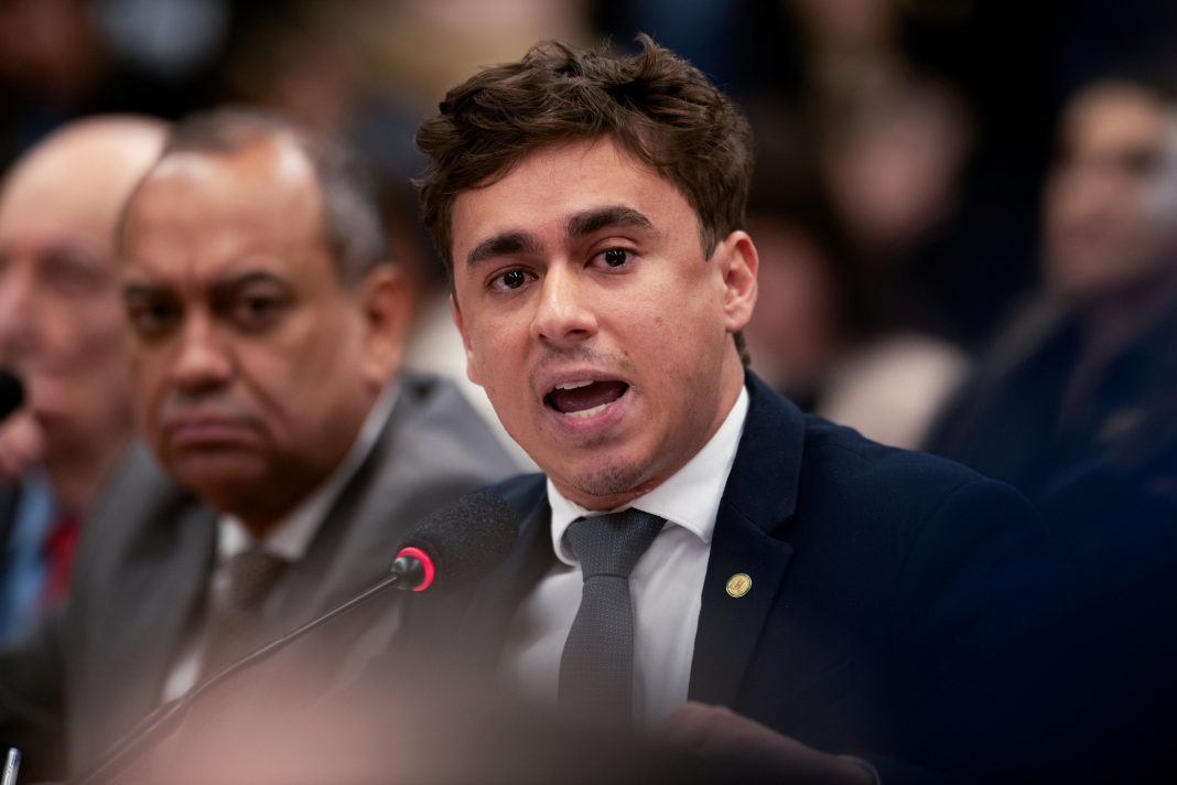 justica-manda-tirar-do-ar-reportagem-sobre-“lindao”-de-nikolas-para-vorcaro