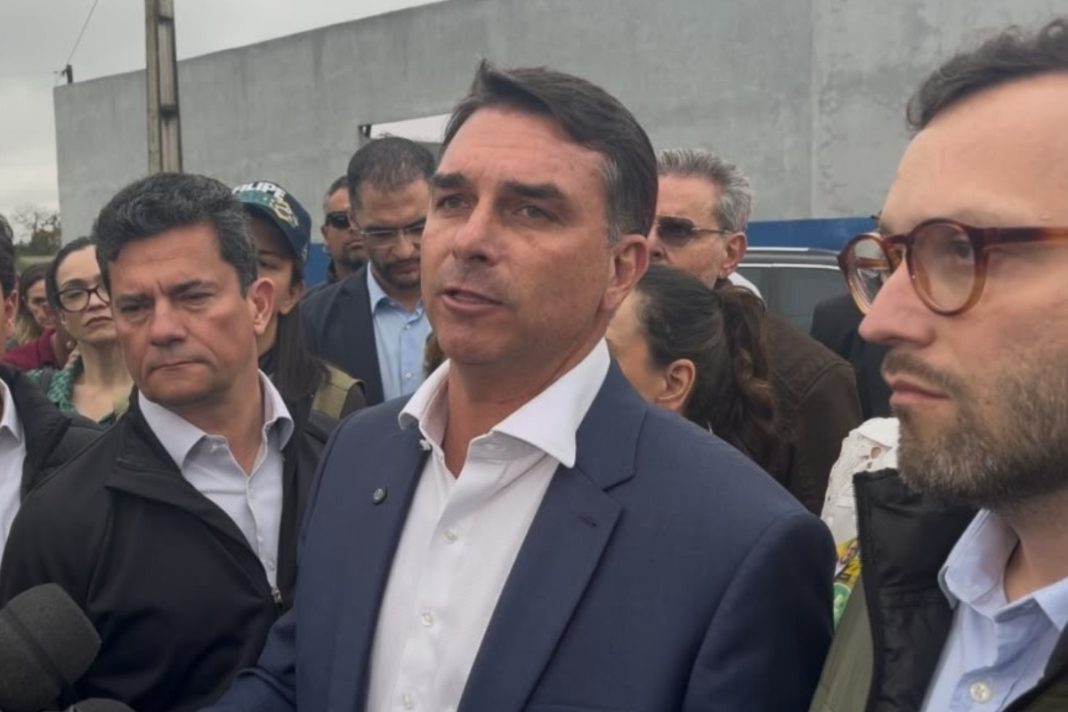 btg/nexus:-com-50%,-flavio-bolsonaro-e-mais-rejeitado-que-lula,-que-tem-48%