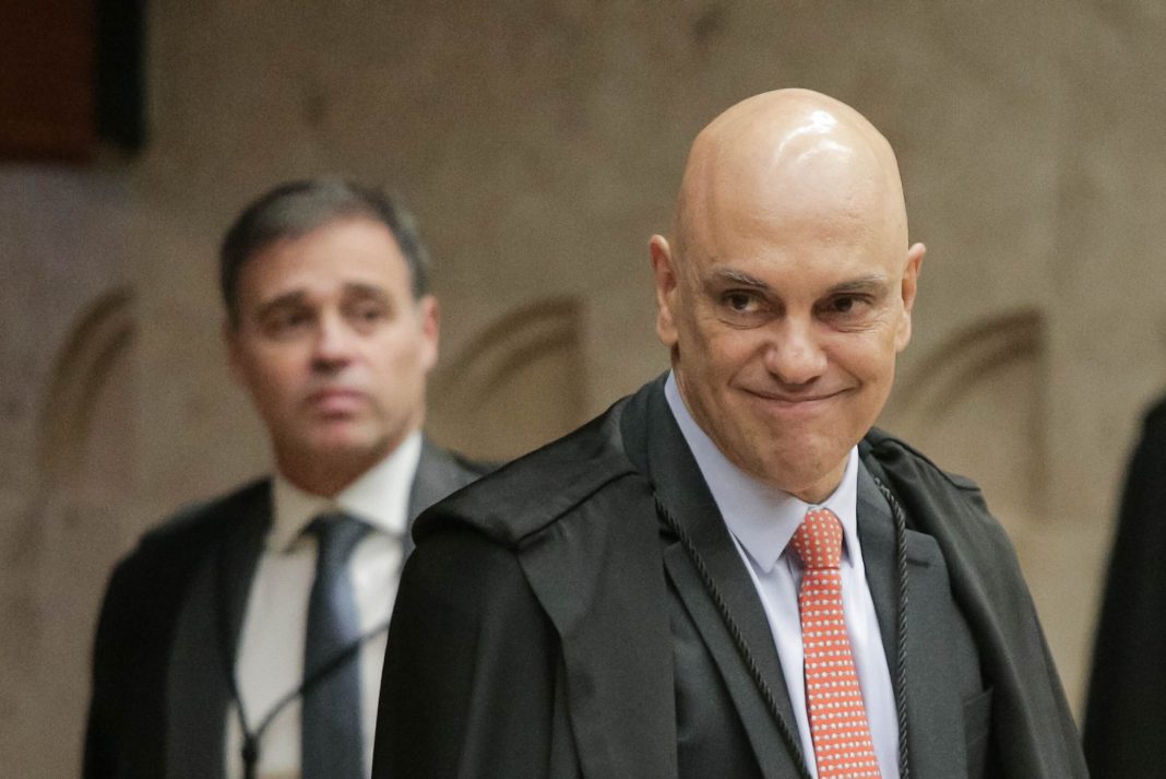 em-defesa,-moraes-nega-crime-e-ve-“vinganca”-em-acao-de-mendonca