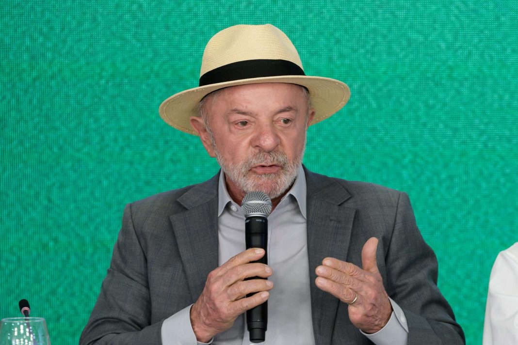 em-1-mes-de-campanha,-lula-encarou-crises-e-viajou-menos-do-que-flavio