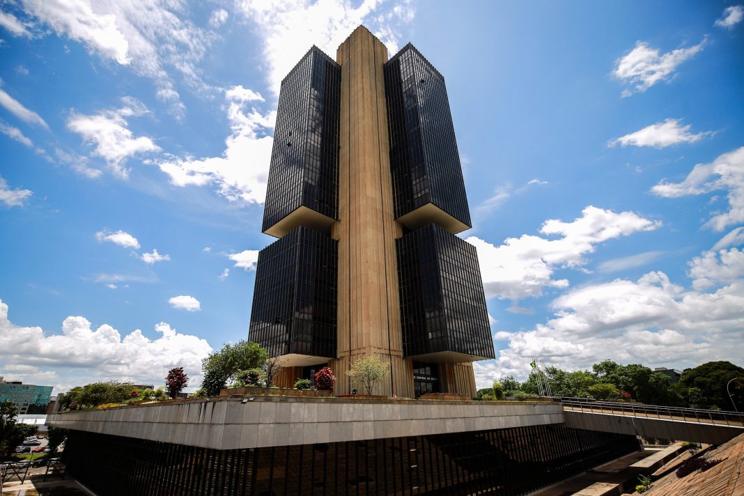 a-18-dias-da-eleicao,-bc-define-rumo-da-taxa-de-juros-nesta-quarta-(16/9)