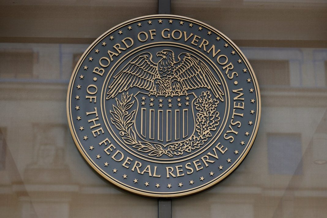 fed-aumenta-taxa-de-juros-nos-eua,-em-decisao-que-nao-ocorria-desde-2023