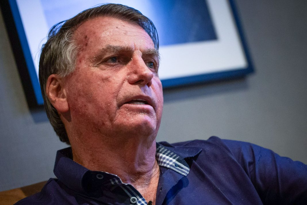 tse-proibe-uso-da-imagem-de-bolsonaro-em-santinhos-de-candidatos