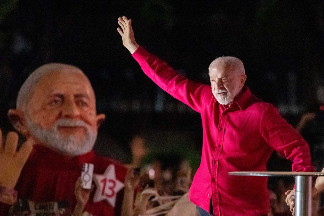 “nao-vamos-dar-dinheiro-ao-brb”,-diz-lula-durante-ato-do-pt-em-ceilandia