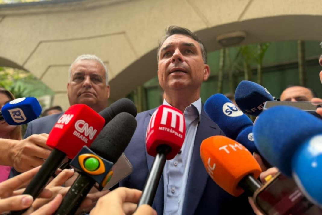 flavio:-reajuste-no-bolsa-familia-e-“ilegal”-e-“ato-de-desespero”-de-lula