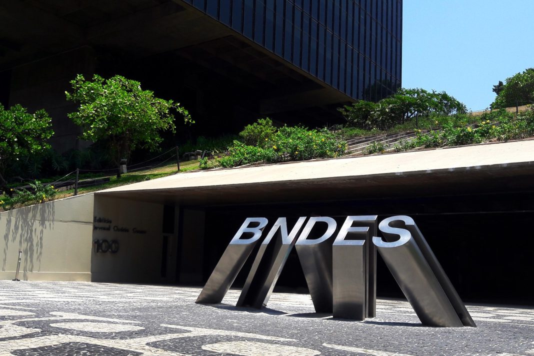 bndes-abre-credito-de-r$-22,6-bilhoes-para-empresas-afetadas-por-tarifaco