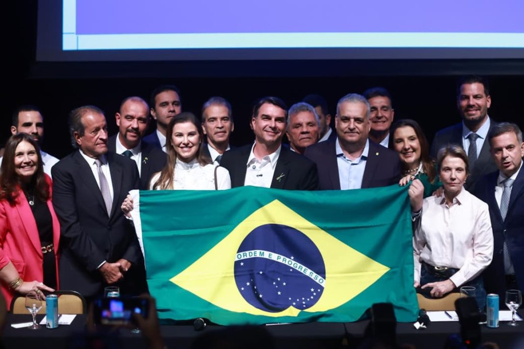 pl-de-flavio-bolsonaro-tem-13-candidatos-a-governador;-10-sao-competitivos
