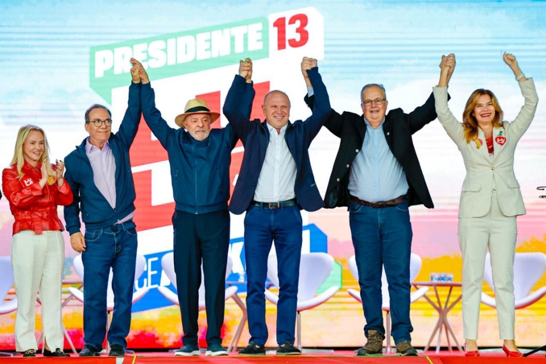 lula-diz-que-flavio-quer-ganhar-para-“tirar-pai-da-cadeia”:-“quero-manter”