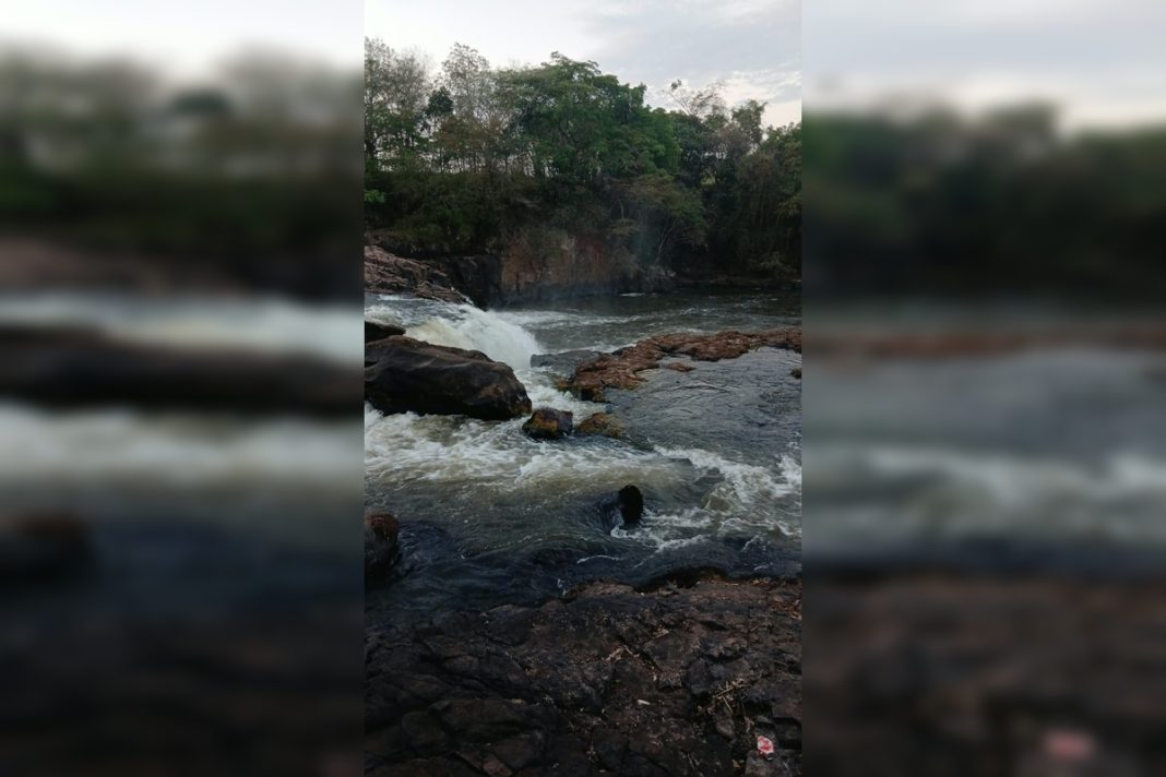 jovem-de-19-anos-escorrega-em-pedras,-bate-a-cabeca-e-morre-em-rio-de-goias