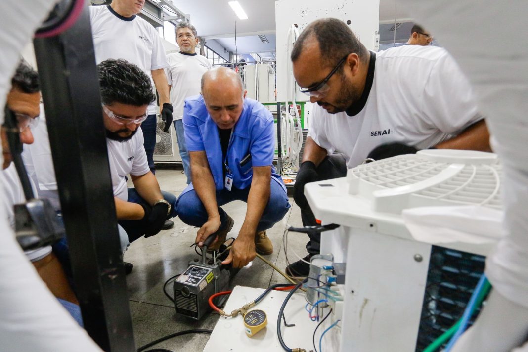 producao-industrial-tem-pior-resultado-para-agosto-em-11-anos,-diz-cni