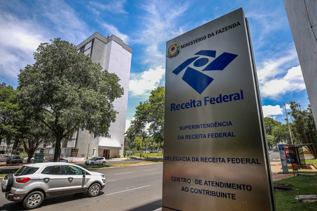 arrecadacao-federal-soma-r$-235,6-bilhoes-em-agosto,-recorde-para-o-mes