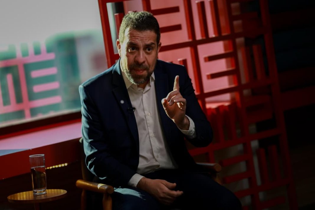“ninguem-quer-comer-carne-de-burro-por-aqui”,-diz-boulos-apos-fala-de-milei