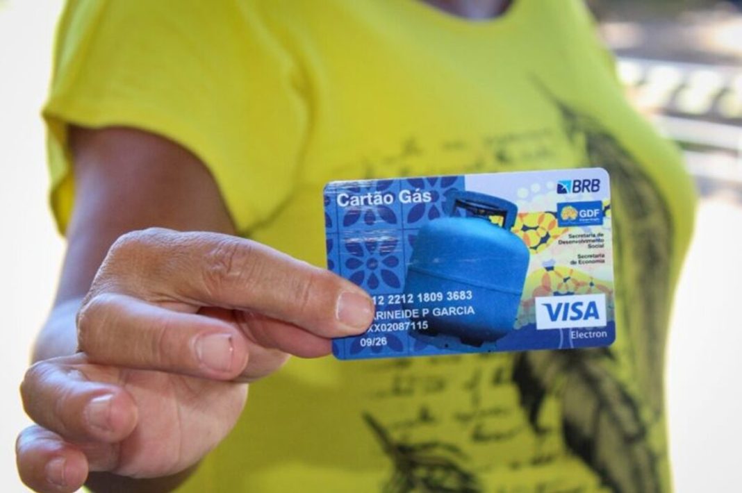 cartao-gas:-mais-de-30-mil-familias-do-df-devem-trocar-documento-ate-15/10
