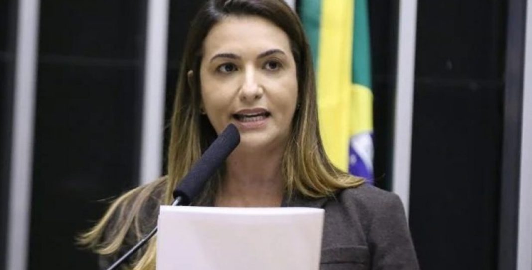 deputada-roberta-roma-e-internada-na-uti-apos-sofrer-infarto-em-campanha
