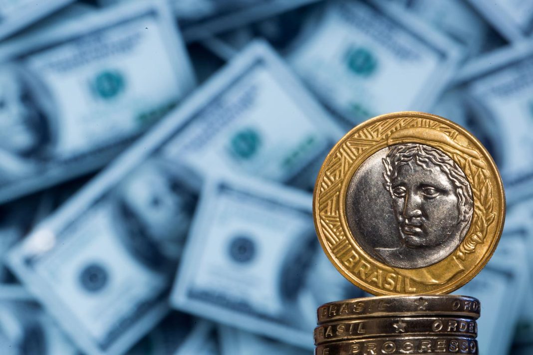 contas-externas-tem-deficit-de-us$-5,1-bilhoes-em-agosto,-diz-bc