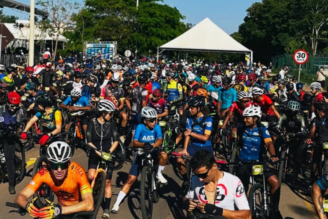 mulher-cai-de-bike-em-competicao-de-80-km-no-df-e-e-resgatada-inconsciente