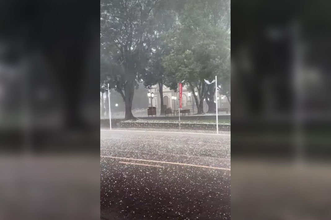 chuva-de-granizo-atinge-o-rs,-afeta-31-mil-pessoas-e-danifica-4,7-mil-casas