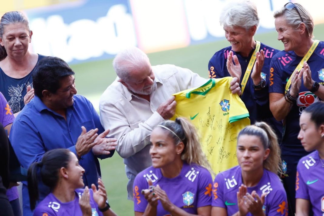 lula-sanciona-lei-para-fortalecer-e-incentivar-o-futebol-feminino-no-brasil