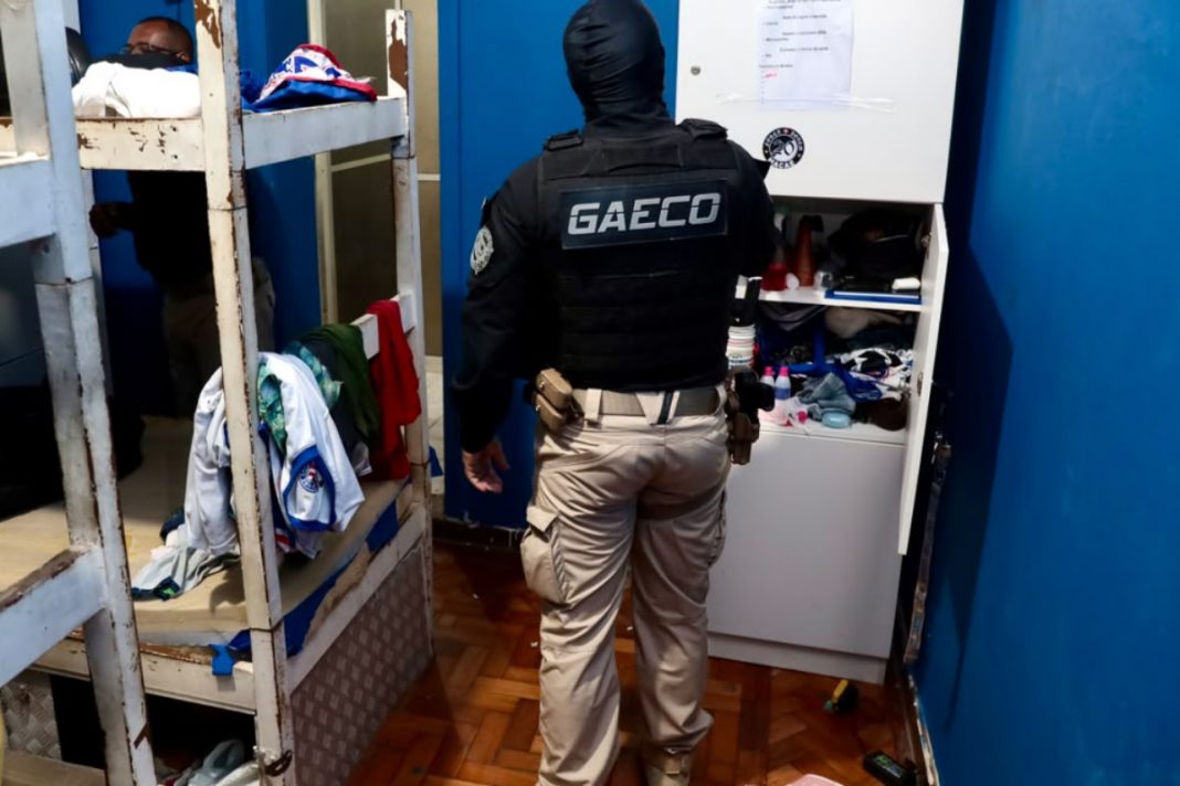 mp-fecha-sede-da-torcida-organizada-do-bahia-e-prende-10-por-tortura