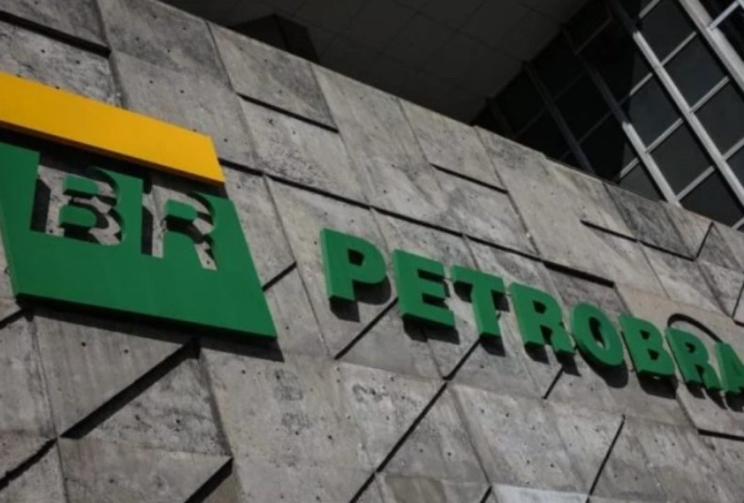 petrobras-reajusta-preco-medio-do-querosene-de-aviacao-em-11,76%