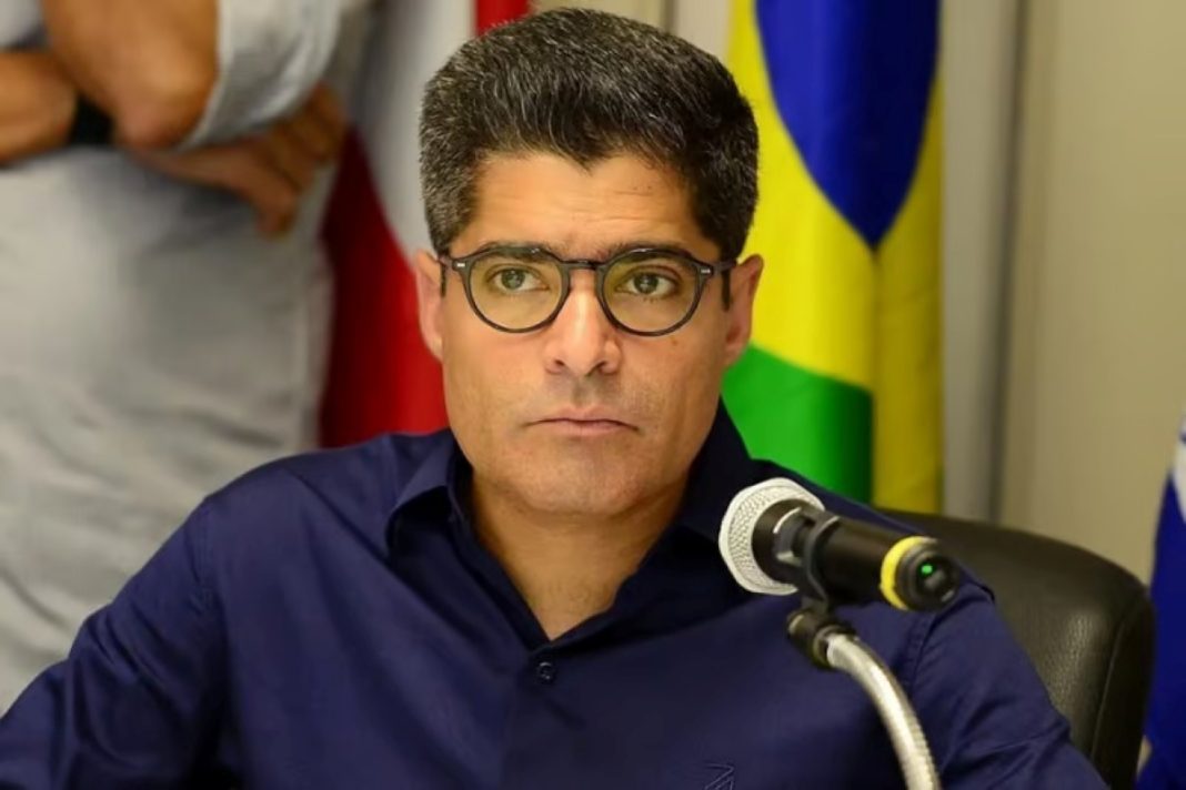 gilmar-mendes-cassa-direitos-de-resposta-contra-videos-de-acm-neto