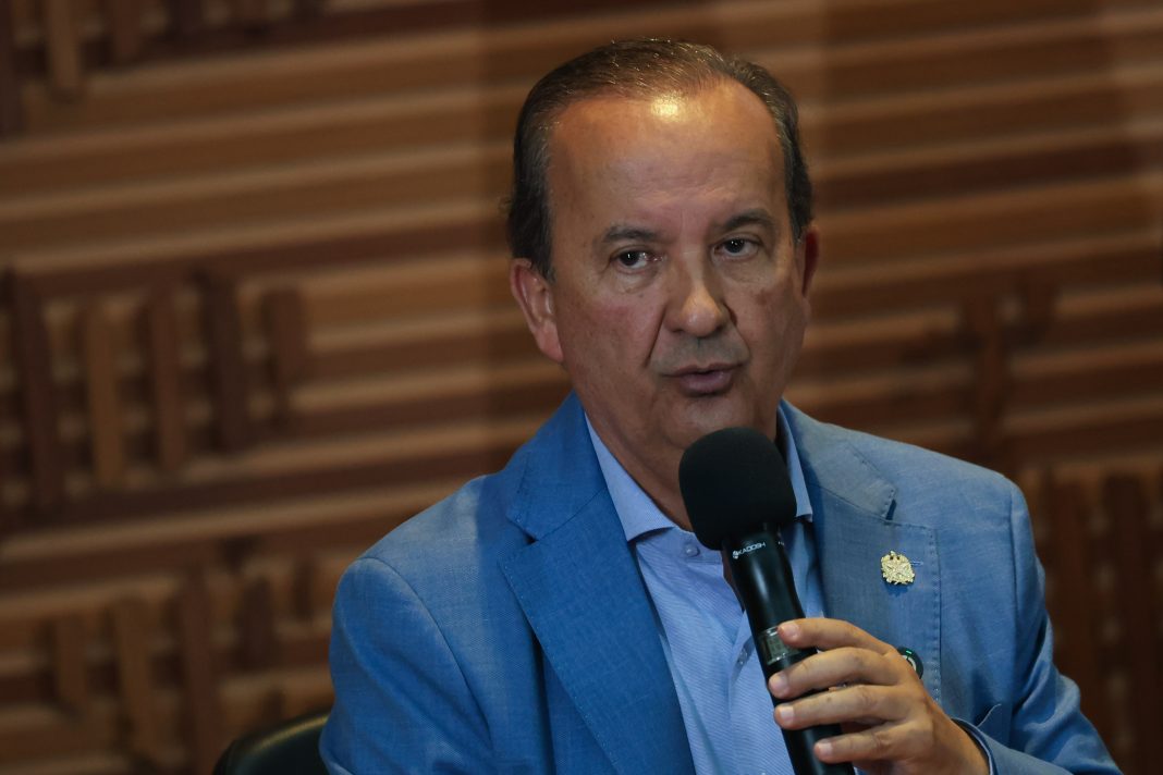 atlasintel:-jorginho-tem-56,7%-das-intencoes-de-voto-no-1°-turno-em-sc