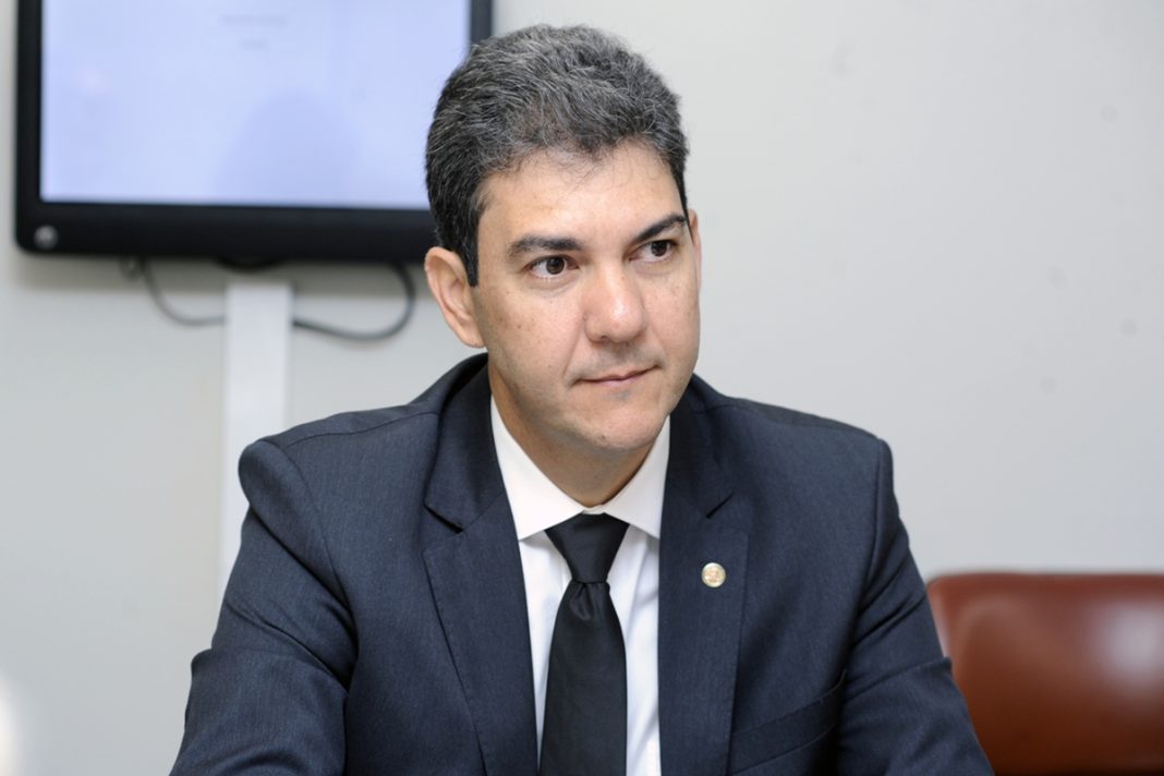atlas:-braide-lidera-com-48,7%-dos-votos-validos-no-1o-turno-no-maranhao