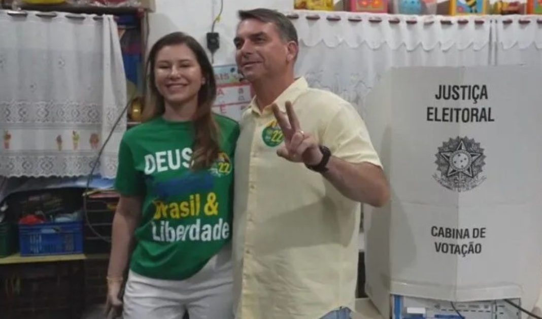 eleicoes-2026:-flavio-bolsonaro-vota-no-rio-de-janeiro