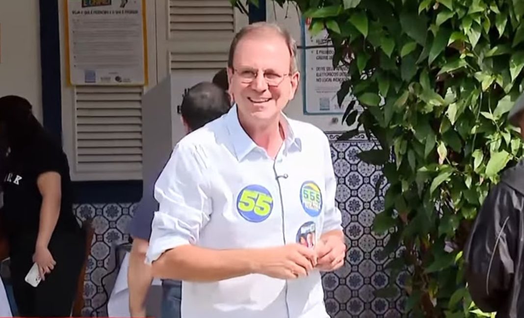 eleicoes-2026:-candidato-pelo-psd,-eduardo-paes-vota-no-rio-e-prega-mudanca