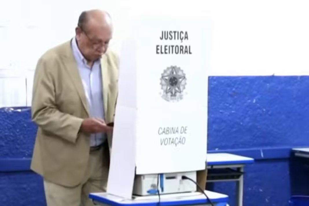 gilmar-mendes-viaja-de-brasilia-a-cuiaba-para-votar-nas-eleicoes