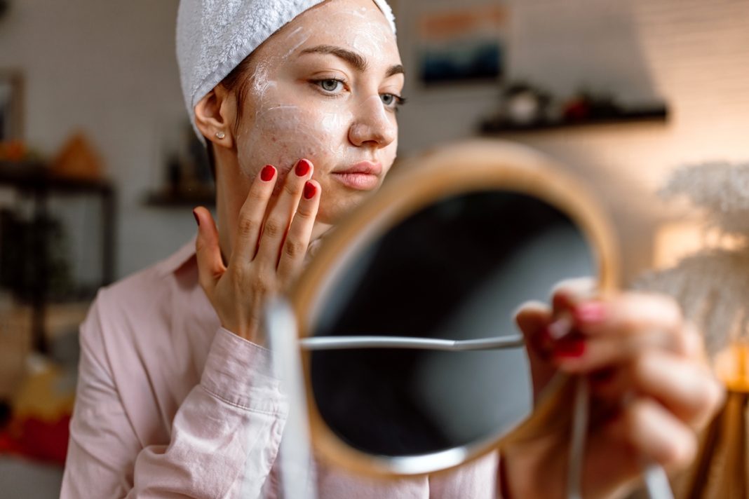 excesso-de-skincare-pode-prejudicar-a-pele-e-estar-relacionado-a-compulsao